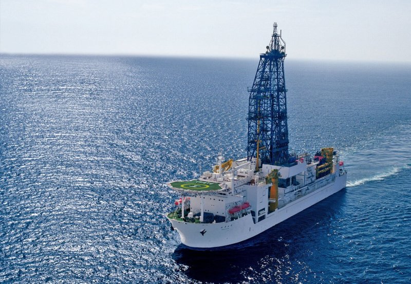 Chikyu корабль