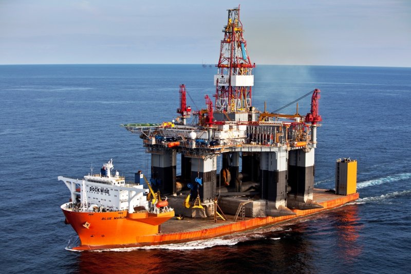 Полупогружное судно Dockwise Vanguard