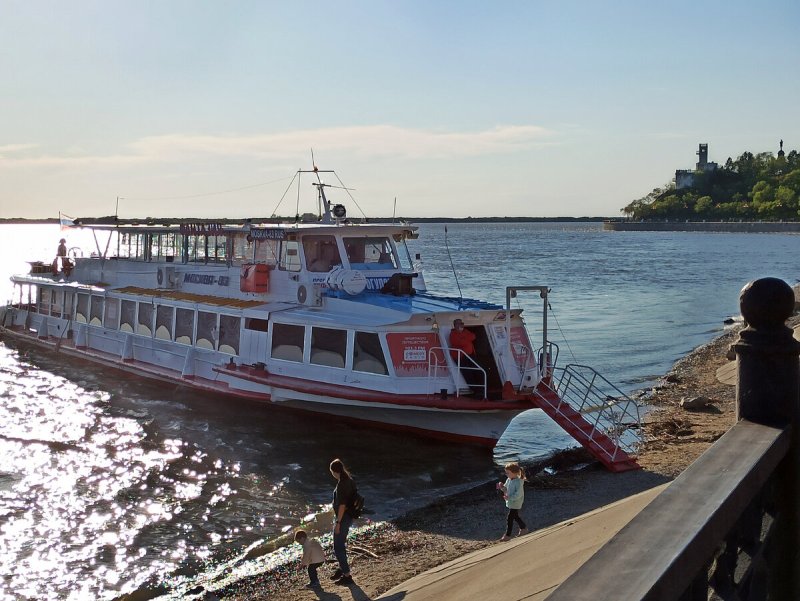 Прогулочные катера на Камском море-