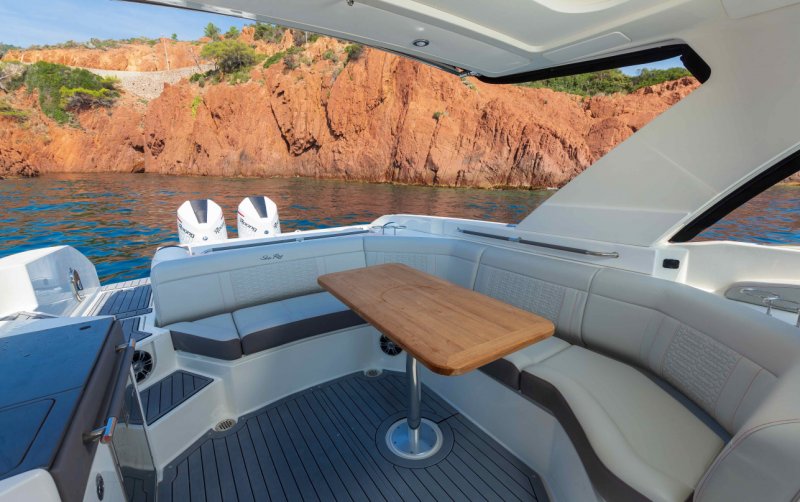 Катер Sea ray SLX