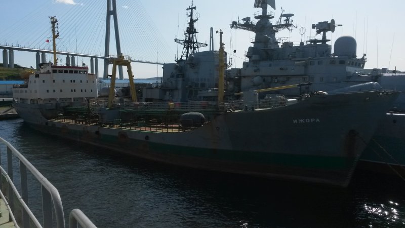 Средний морской танкер Ижора