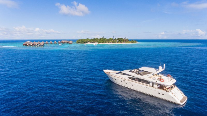 Яхта Waldorf Maldives
