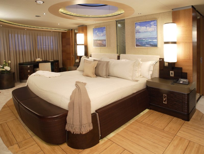 Luxury Motor Yacht teen Bedroom