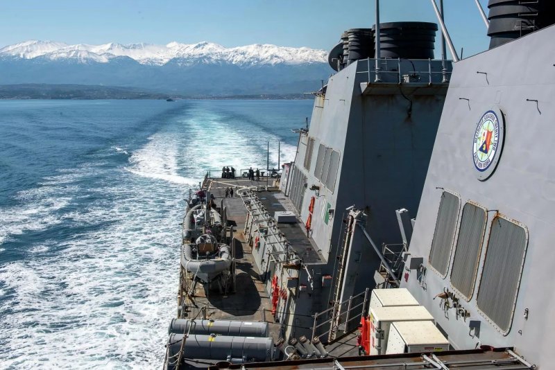 Эскадренный миноносец USS Forrest Sherman ВМС США