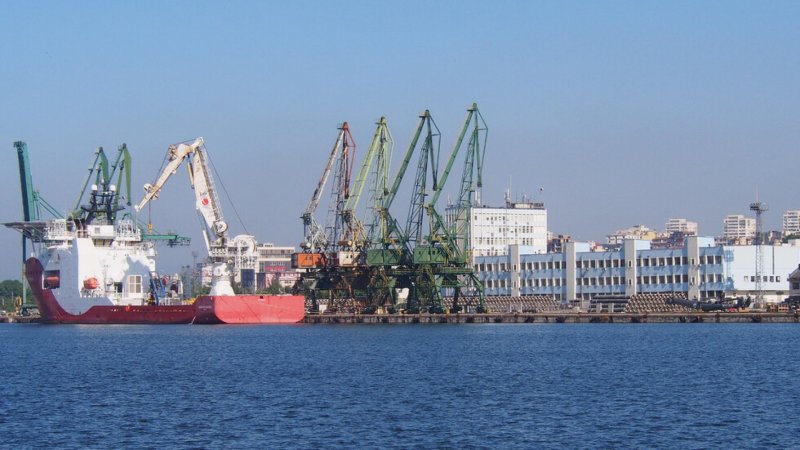Болгария Варна порт док