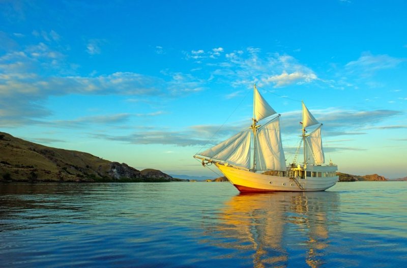 Морская шхуна парусник