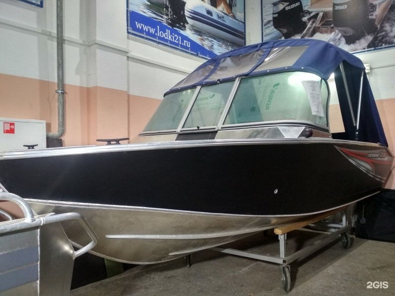 Windboat EVO Fish с тентом