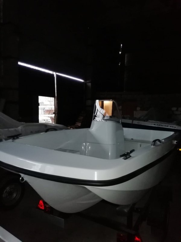 Лодка Кайман 400 пластиковая