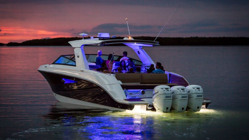 Катер Sea ray