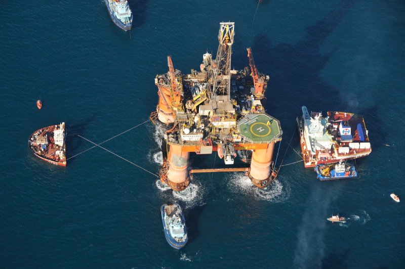Heavy Lift Vessel Hawk