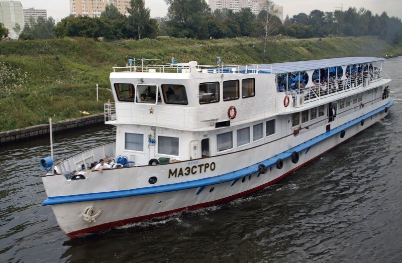 Теплоход «маэстро» проект р-102