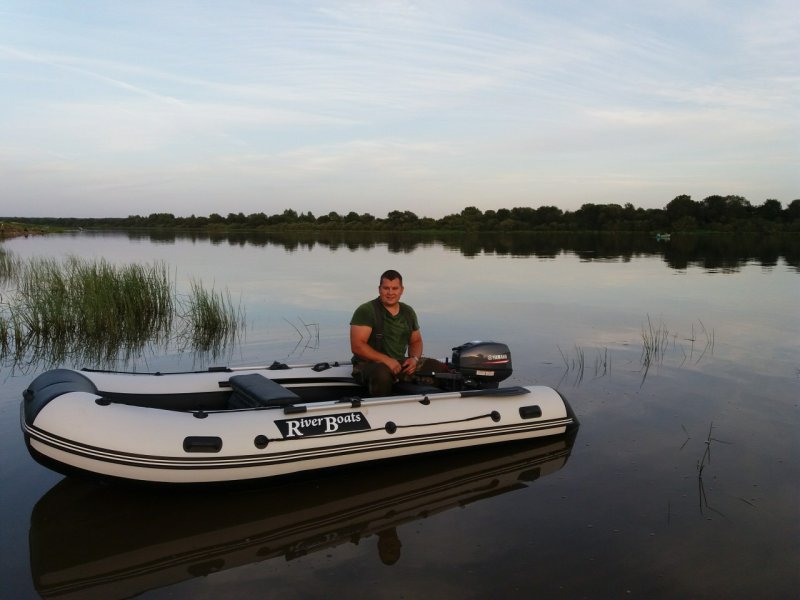 Лодка Riverboats 370