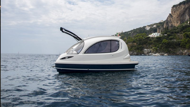 Яхта Jet Capsule