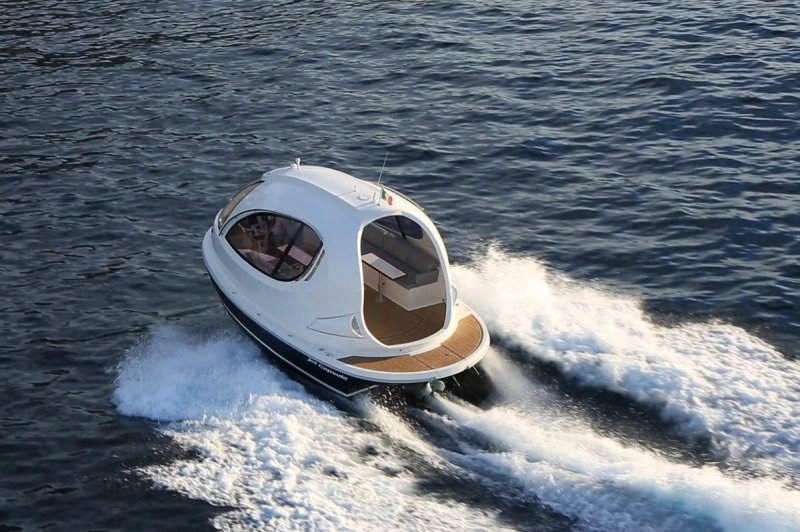 Яхта Jet Capsule