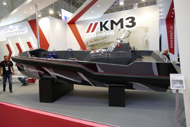 Редставлен макет буксира, а на форуме «армия-2020»