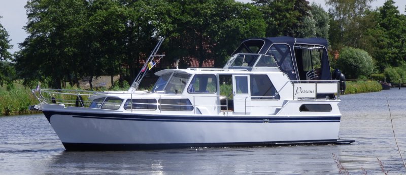 Tjeukemeer 1050 катер