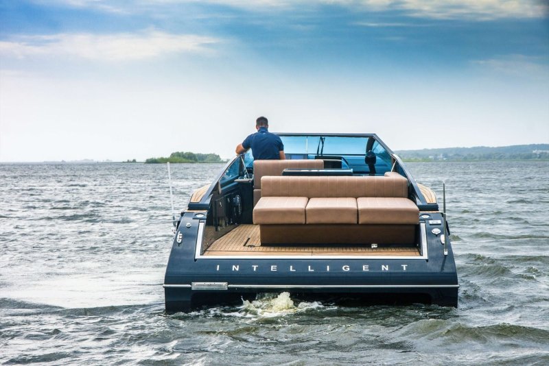 Катер Velvette Cruiser 33 Intelligent