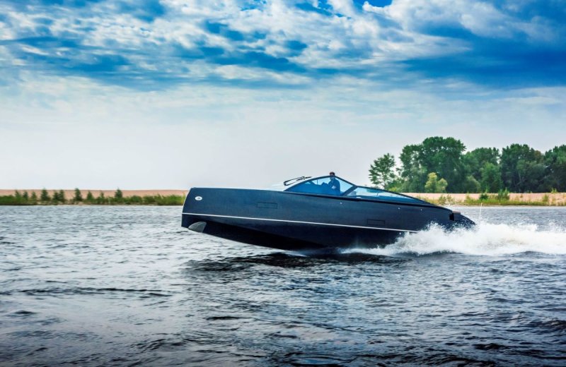 Катер Velvette Cruiser 33 Intelligent