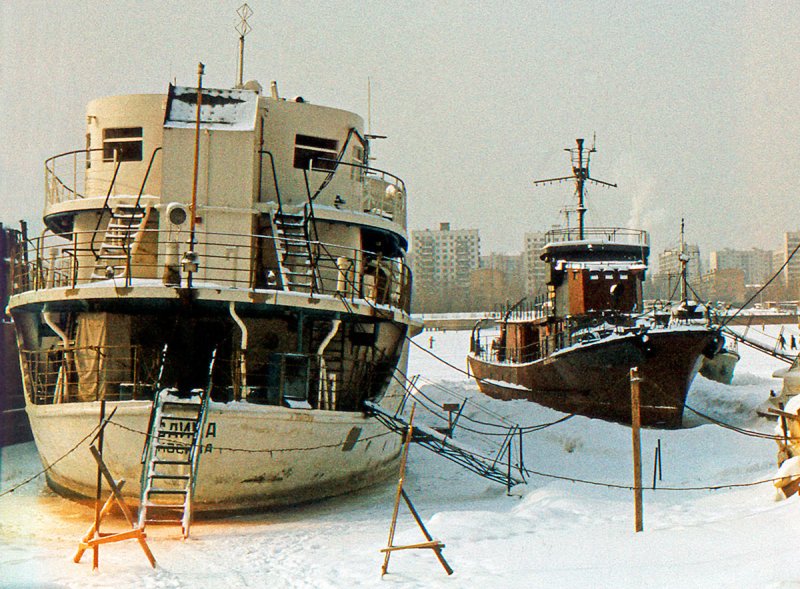 Учебное судно на водном стадионе