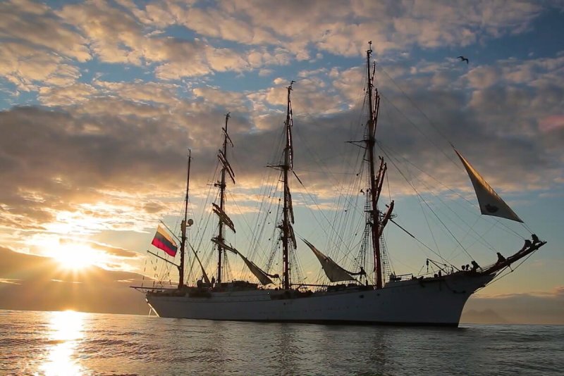 Барк Россия парусник