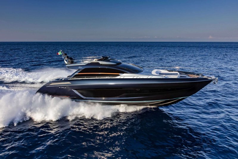 Яхты Riva 66