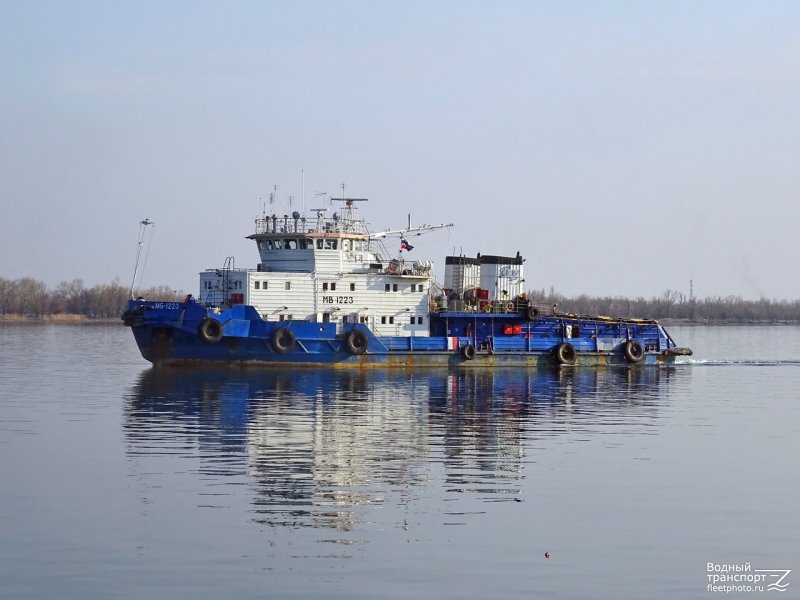 МБ 1223 буксир