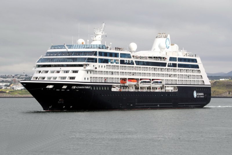 Azamara Pursuit лайнер