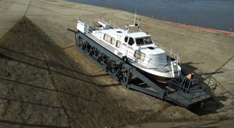 Катер КС 130