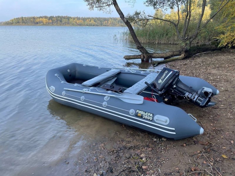Лодка Ривьера 3800