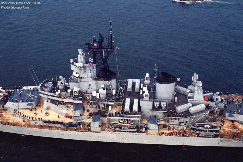 Линкор USS Iowa (BB-61)