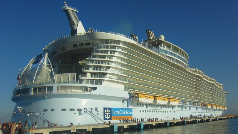 Oasis of the Seas («Оазис морей») ($1,3 млрд)