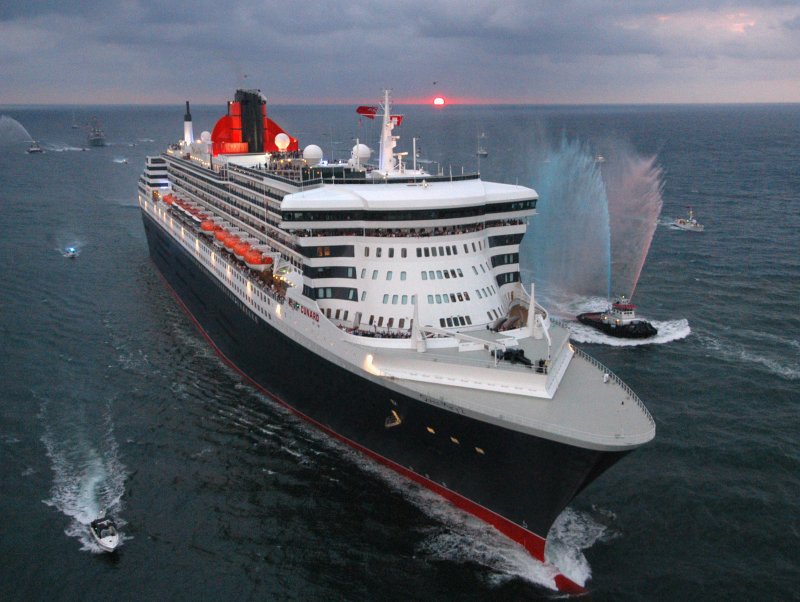 Крупнейший круизный лайнер Queen Mary 2
