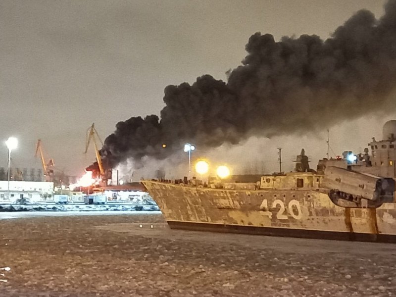 Пожар на Корвет проворный в Санкт Петербурге