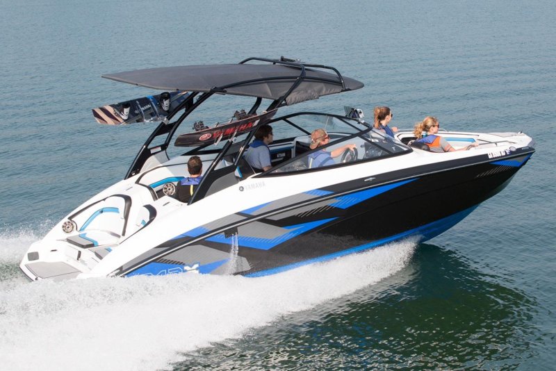 Катер Yamaha 255x