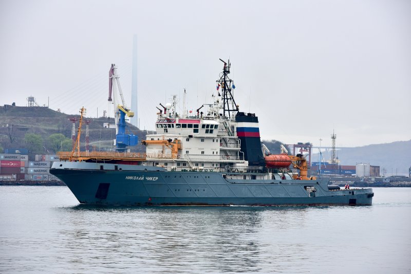 Морской буксир Николай Чикер