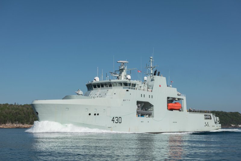 Арктический патрульный ледокол HMCS Harry Dewolf (430)