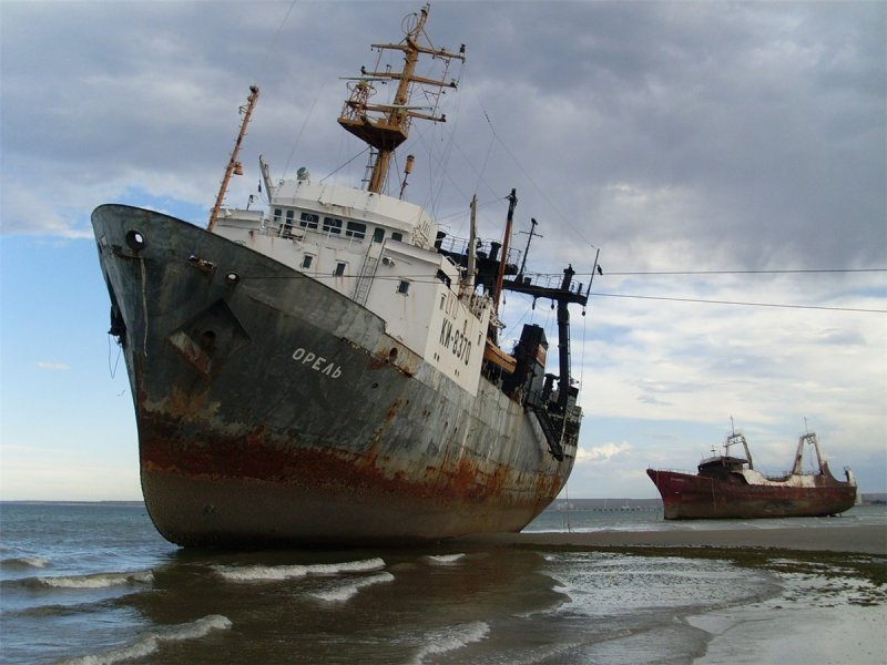 Старое судно
