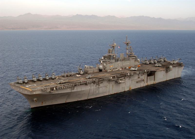 Корабль USS Kearsarge LHD-3