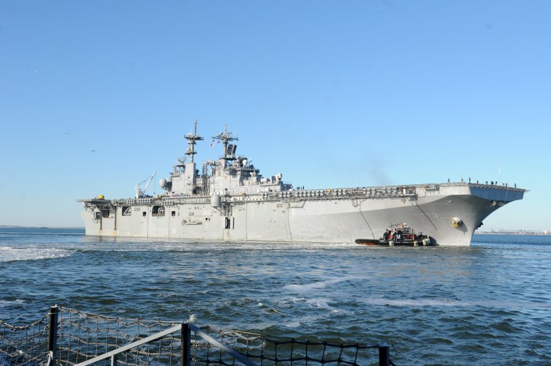УДК Kearsarge (LHD-3)