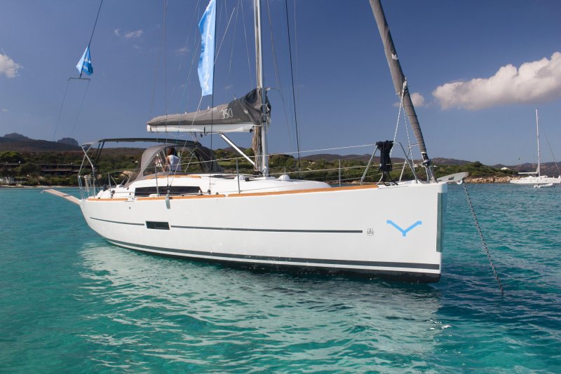 Dufour 350