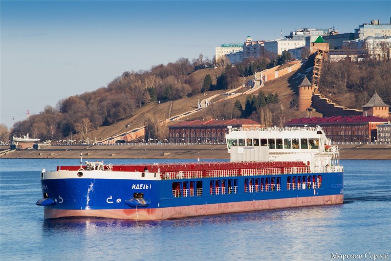 Судно Нижний Новгород красное Сормово