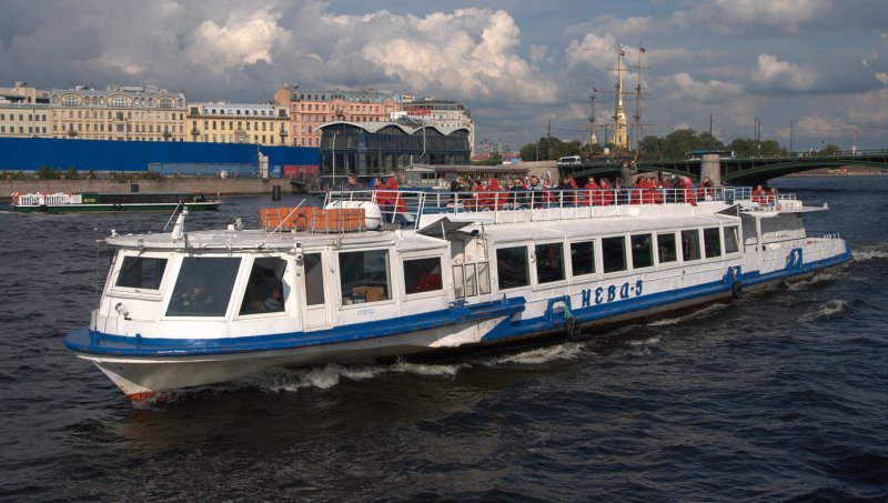 Теплоход Нева 1