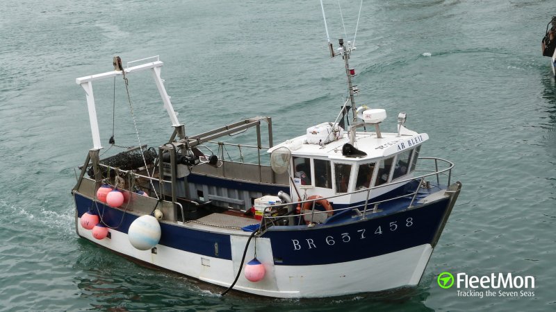 Fishing Vessel судно
