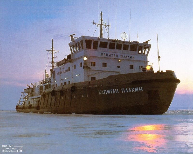 Теплоход Капитан Плахин