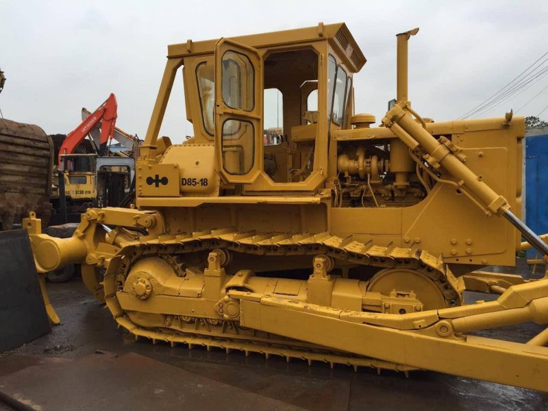 Бульдозер Komatsu d85