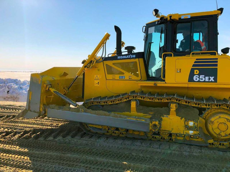 Бульдозер Komatsu d65