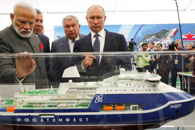 Путин на выставке ВЭФ