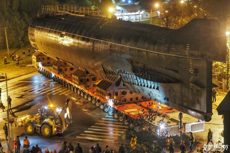 Подводная лодка в Питере