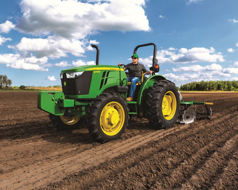John Deere 445