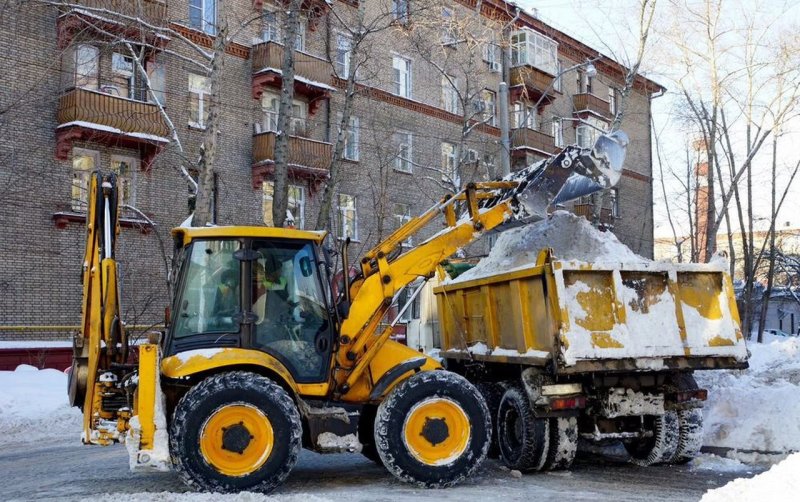 Экскаватор погрузчик JCB уборка снега